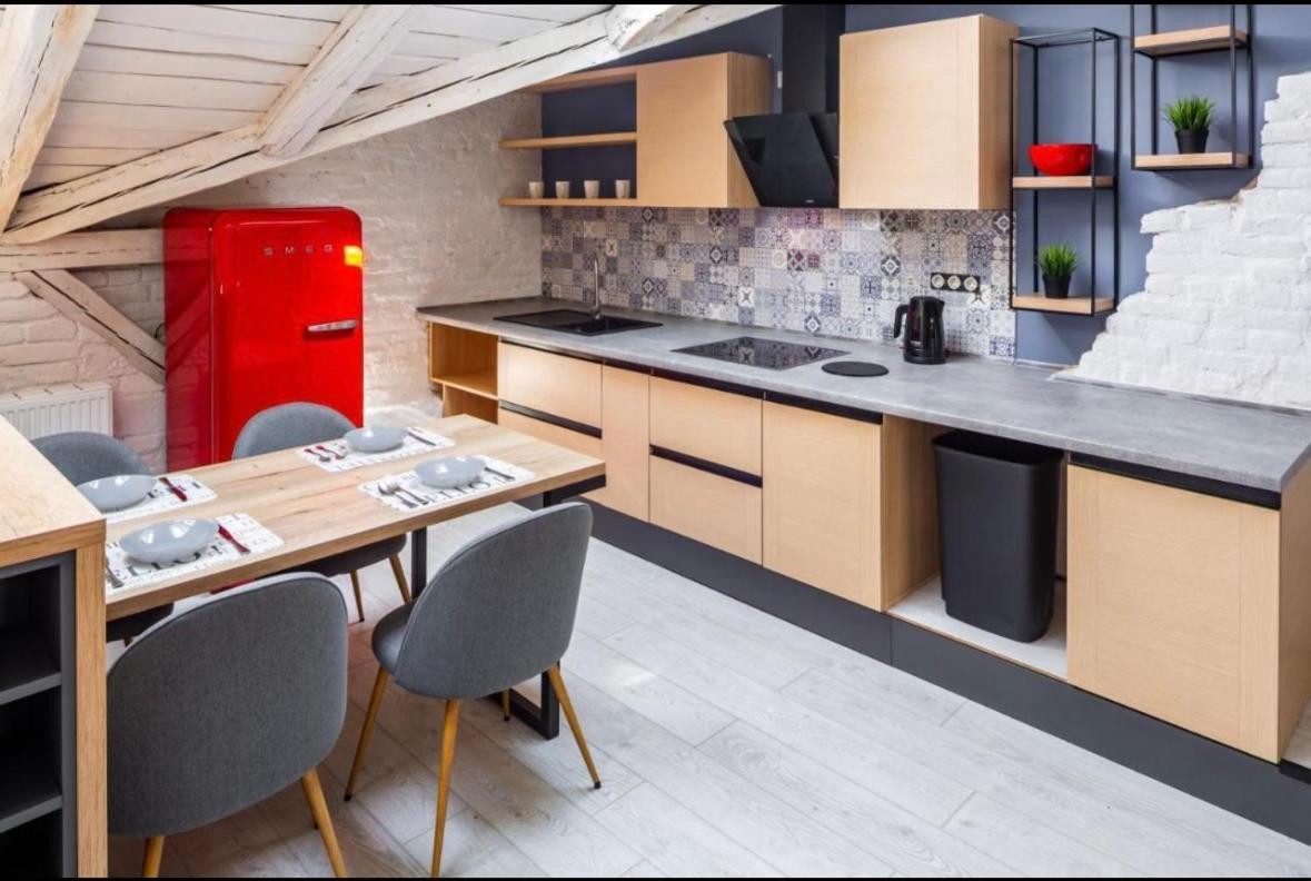 Apartamento Romari Площа Ринок 29 Leópolis Exterior foto
