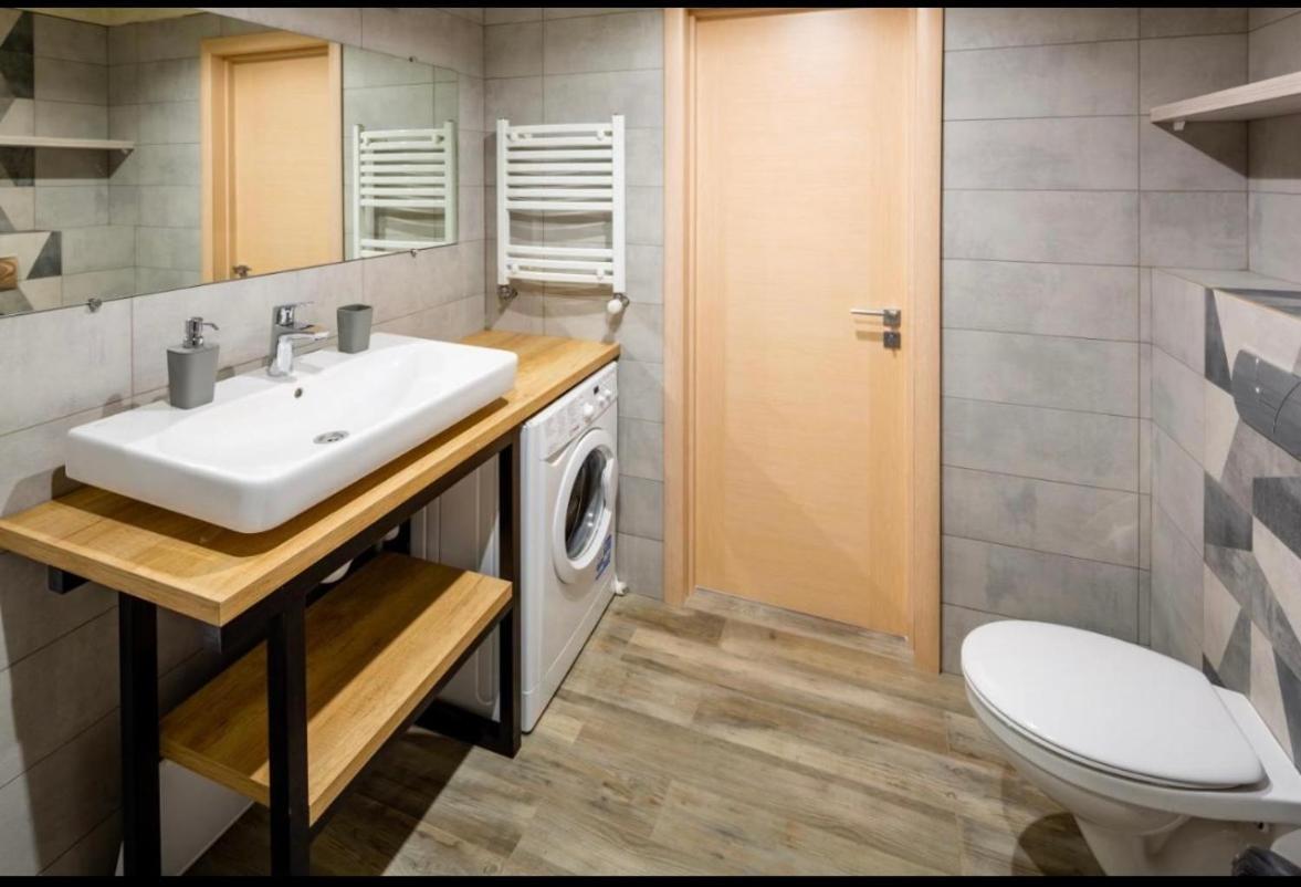 Apartamento Romari Площа Ринок 29 Leópolis Exterior foto