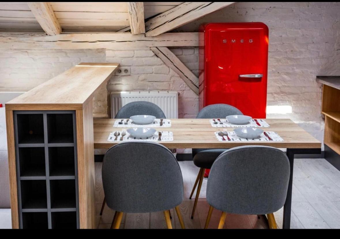 Apartamento Romari Площа Ринок 29 Leópolis Exterior foto